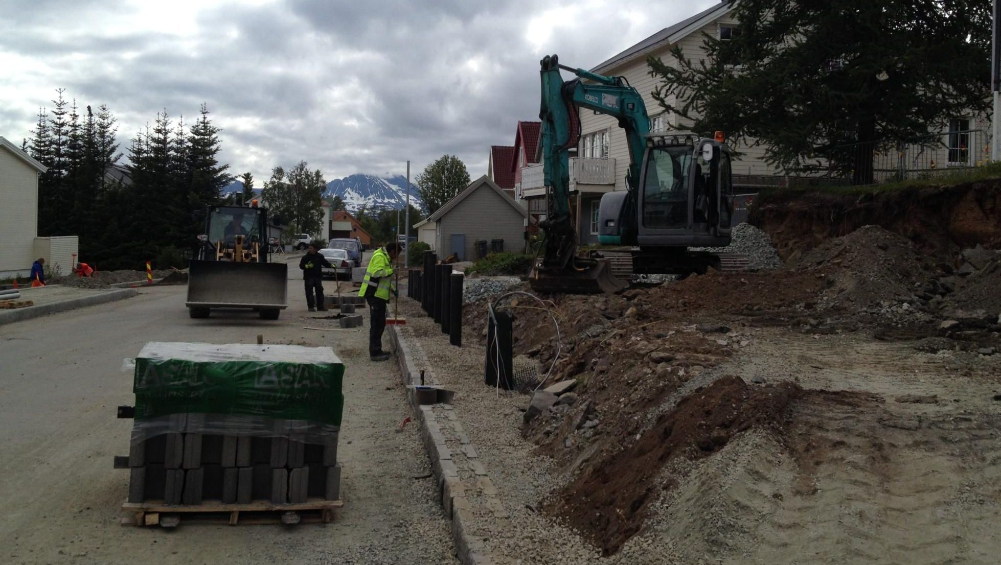 Bygging av 300 lm veg med fortau